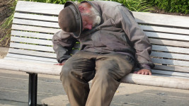 bezdomovec homeless-man-552571 1280